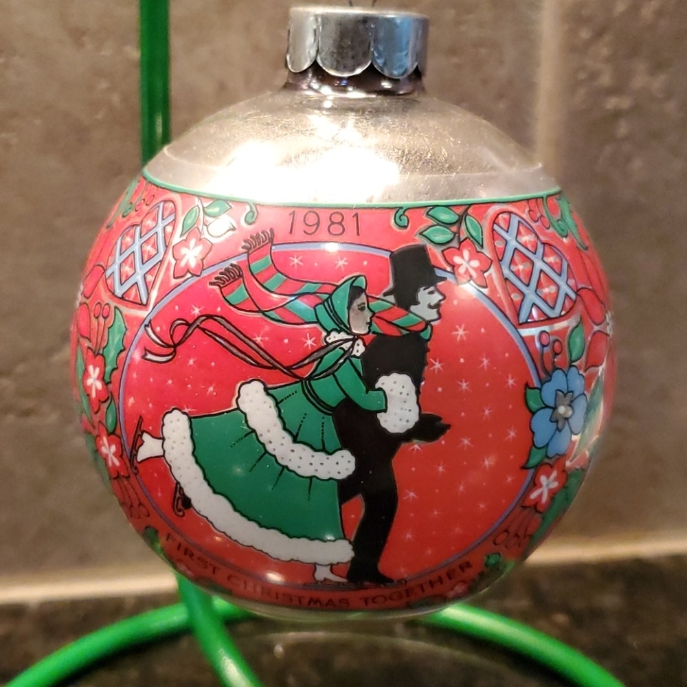 HALLMARK GLASS ORNAMENT 1ST CHRISTMAS TOGETHER